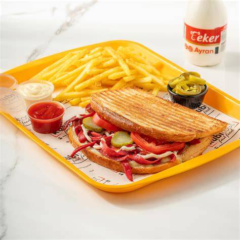 MUCCA KARIŞIK TOST